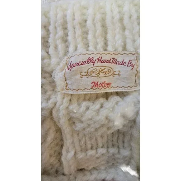 Handmade White Cable Knit Sweater Warm Cozy Design Raglan Sleeves Classic Style - Picture 3 of 7